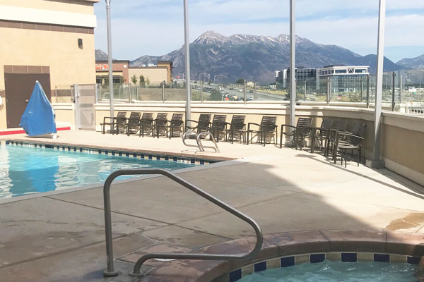 The rooftop pool and hot tub with mountain views at the Hyatt Place Lehi in Utah.