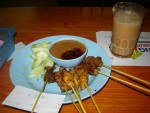Sate Ayam dan Kambing dengan Teh Tarik