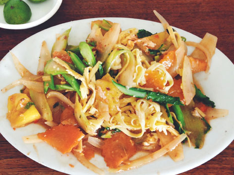 Mee chaa, stir-fried noodles in Cambodia