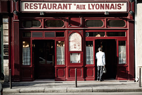 Aux Lyonnaise, a restaurant in Paris, France