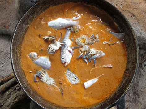 https://eatyourworld.com/images/content_images/images/groundnut-soup-Sierra-Leone.jpg