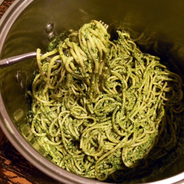 Tallarines verde, or Peruvian pesto noodles, right in the pot