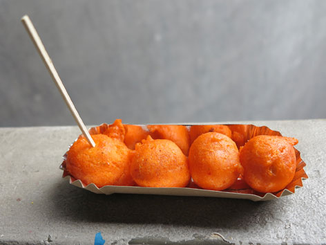 Kwek-kwek in Manila, the Philippines | Eat Your World