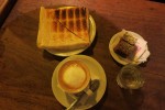 Cafe con leche y tostadas
