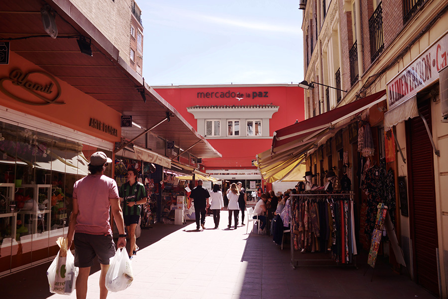 Pathway leading to Mercado de La Paz, in Madrid